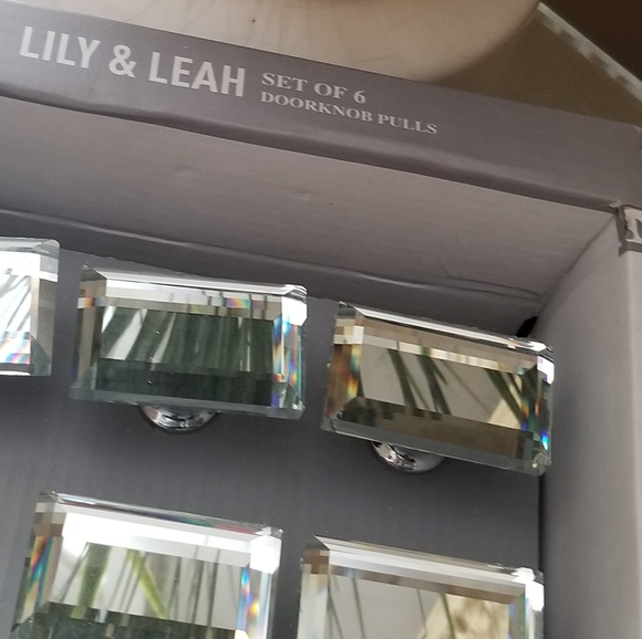 ❗Mirrored Emerald Cut Doorknobs Set of 6❗ - Picture 2 of 4